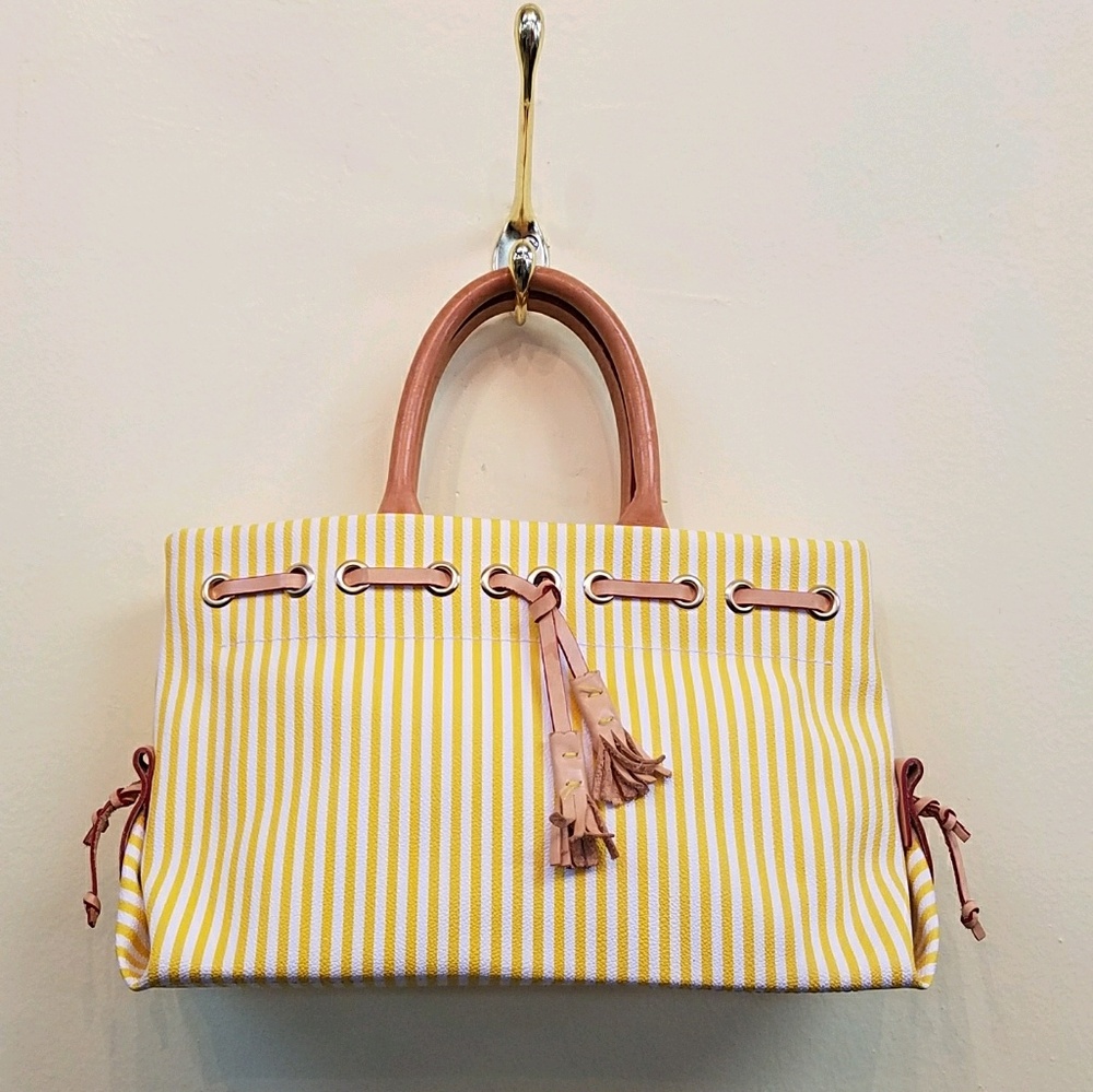 Meet your Posher, Orphan Annie's